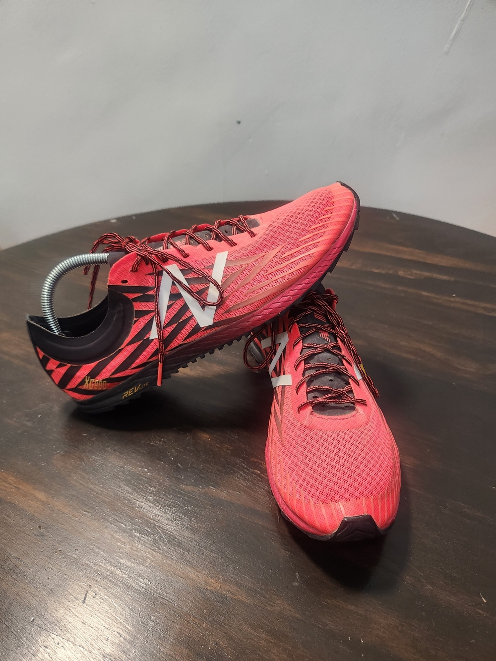 New Balance XC900v4 Mens Size 10 Bright Cherry Black REVlite Cross Country